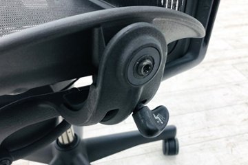 アーロンチェア 中古 Bサイズ ライト ハーマンミラー ポスチャーフィット Aeron Chairs Herman Miller 中古オフィス家具 肘ダイヤル画像