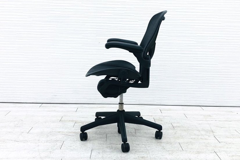 アーロンチェア 中古 Bサイズ ライト ハーマンミラー ポスチャーフィット Aeron Chairs Herman Miller 中古オフィス家具 肘ダイヤル画像