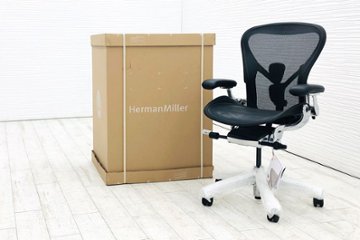 【未開封未使用品】 ハーマンミラー アーロンチェア リマスタード Bサイズフル装備 中古 中古オフィス家具 ポリッシュドアルミニウムベース ONYX オニキスブラック レザーアームの画像
