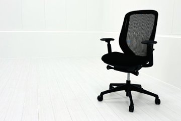 オカムラ シルフィーチェア 中古 2018年製 ハイバック 可動肘 OKAMURA Sylphy 中古オフィス家具 C685XR ブラックの画像