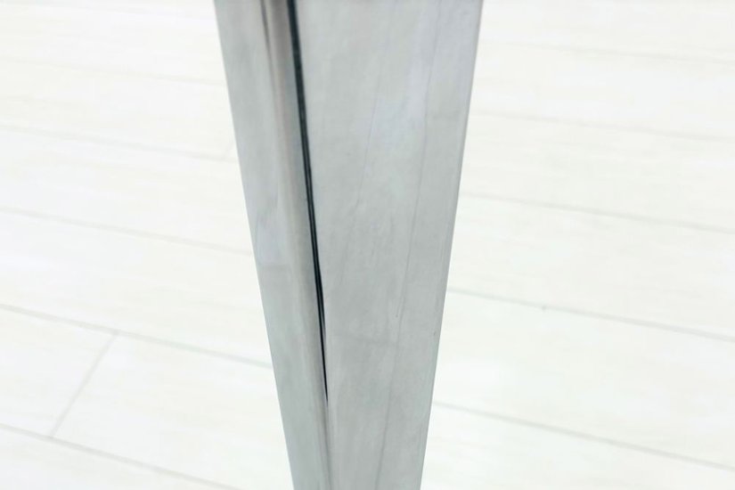 【ポリッシュ脚ピカピカ磨き有！】コクヨ サイビ SAIBI ブーメランデスク 中古 3段ワゴン付 120° 幅1200 中古オフィス家具 1200/740/720画像