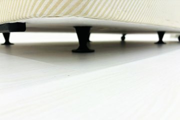 【土浦市倉庫引き取り限定】 セミダブル シモンズ ベッド 中古 展示品 幅1400mm SIMMONS ビューティーレスト 中古オフィス家具 1400/1950/460画像