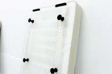 【土浦市倉庫引き取り限定】 セミダブル シモンズ ベッド 中古 展示品 幅1400mm SIMMONS ビューティーレスト 中古オフィス家具 1400/1950/460画像