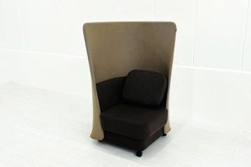 イトーキ ピナモ pinamo 中古 ハイバックソファ 一人掛け キャスターソファ 中古オフィス家具 765/765/1330 ブラウンの画像