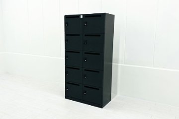 イトーキ 10人用ロッカー 中古 メールボックス付 スチール書庫 中古ロッカー 中古オフィス家具 ブラック ダイヤル錠 900/450/1790の画像
