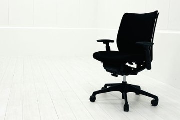 オカムラ Visconte(ヴィスコンテ) 中古 2018年製 ローバック スタンダードタイプ 可動肘 中古オフィス家具 ブラックの画像