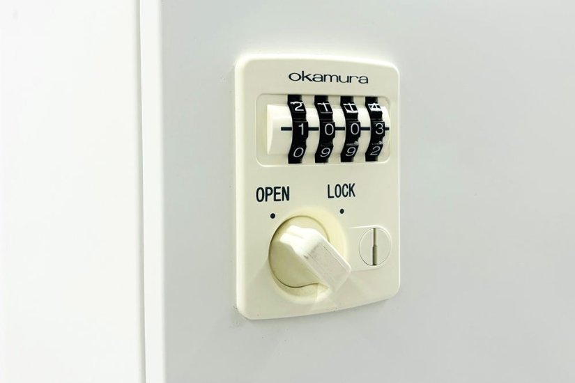 8人用ロッカー スチールロッカー 中古 オカムラ メールボックス 収納家具 中古オフィス家具 900/450/1810 ダイヤル錠画像