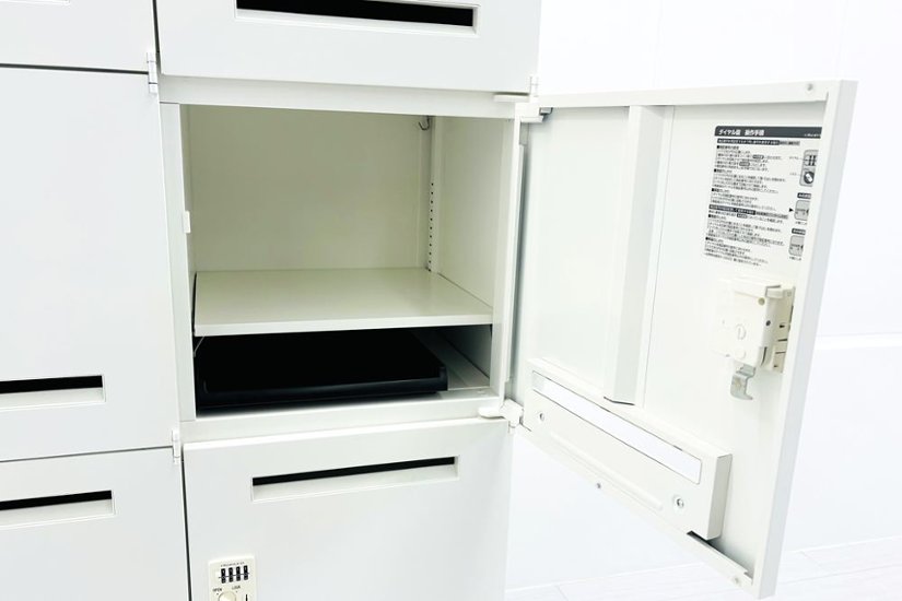 8人用ロッカー スチールロッカー 中古 オカムラ メールボックス 収納家具 中古オフィス家具 900/450/1810 ダイヤル錠画像