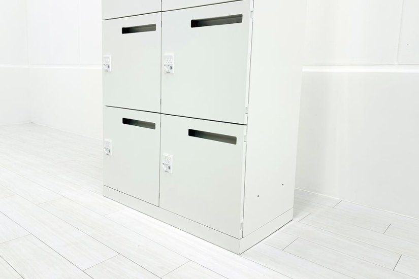 オカムラ 8人用ロッカー 中古 モバイルロッカー メール投函口 中古オフィス家具 900/450/1810 ホワイト ダイヤル錠画像