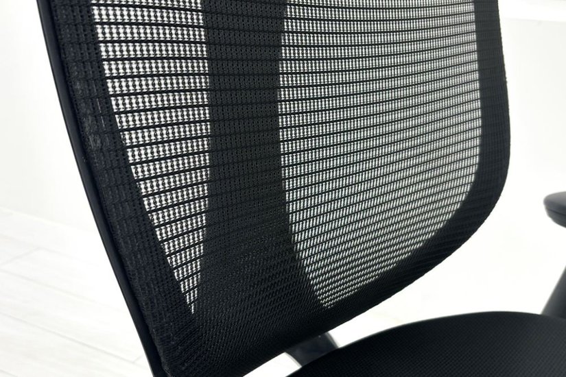 オカムラ サブリナチェア 中古 スマートオペレーション ヘッドレスト 中古オフィス家具 ブラック Sabrina Smart Operation画像