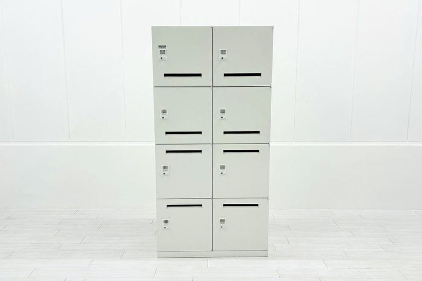 オカムラ レクトライン 8人用ロッカー 中古 モバイル収納 メール投函口 中古オフィス家具 900/450/1810 ホワイト プッシュ錠 電源コード付画像