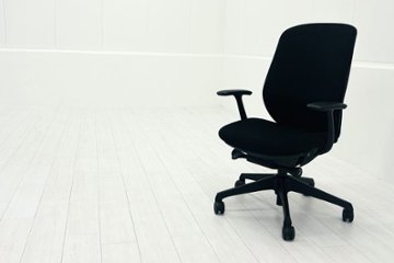 オカムラ シルフィーチェア 中古 ハイバック 固定肘 OKAMURA Sylphy クッション 中古オフィス家具 ブラックの画像