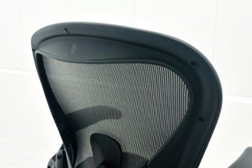 【展示品】 ハーマンミラー アーロンチェア リマスタード Bサイズ フル装備 中古 Herman Miller Aeron Chairs 中古オフィス家具 グラファイト画像