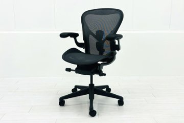 【展示品】 ハーマンミラー アーロンチェア リマスタード Bサイズ フル装備 中古 Herman Miller Aeron Chairs 中古オフィス家具 グラファイト画像