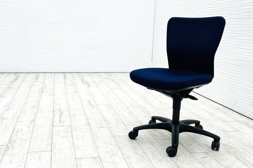 オカムラ カロッツァチェア 中古 OKAMURA Carrozza クッション ブルー ローバック 肘無 中古オフィス家具 オフィスチェア画像
