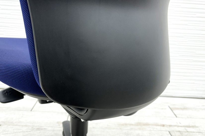 オカムラ カロッツァチェア 中古 OKAMURA Carrozza クッション ブルー ローバック 肘無 中古オフィス家具 オフィスチェア画像