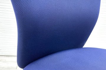 オカムラ カロッツァチェア 中古 OKAMURA Carrozza クッション ブルー ローバック 肘無 中古オフィス家具 オフィスチェア画像