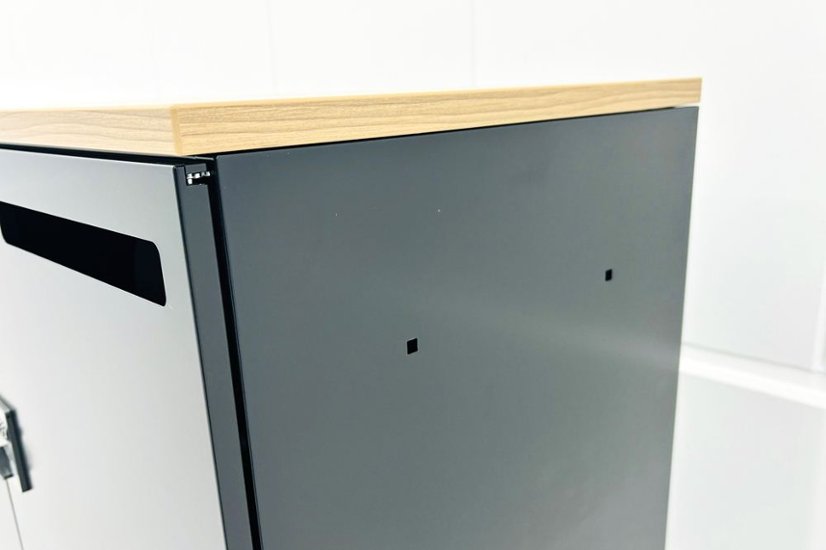 4人用ロッカー 中古 コクヨ ブラック エディア パーソナルロッカー 中古オフィス家具 ダイヤル錠 900/450/1130画像