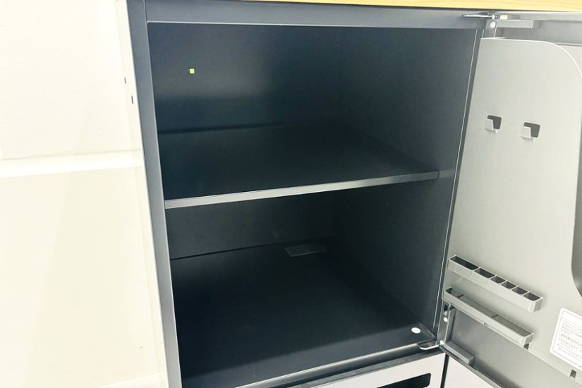 4人用ロッカー 中古 コクヨ ブラック エディア パーソナルロッカー 中古オフィス家具 ダイヤル錠 900/450/1130画像