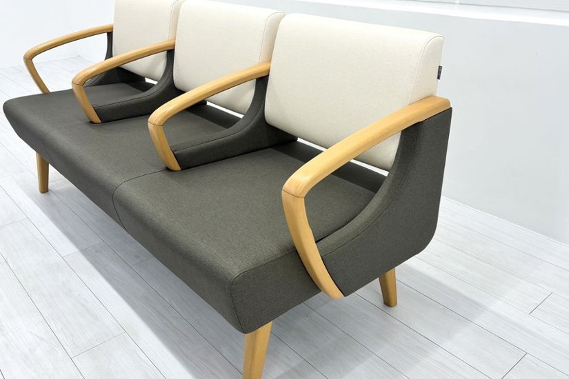 ロビーチェア オリバー oliver 中古 3人掛けチェア ロビーチェア 医療用家具 病院椅子 病院チェア 応接椅子 中古オフィス家具 1770/620/780画像
