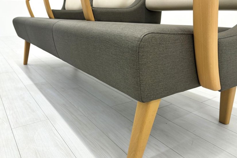 ロビーチェア オリバー oliver 中古 3人掛けチェア ロビーチェア 医療用家具 病院椅子 病院チェア 応接椅子 中古オフィス家具 1770/620/780画像