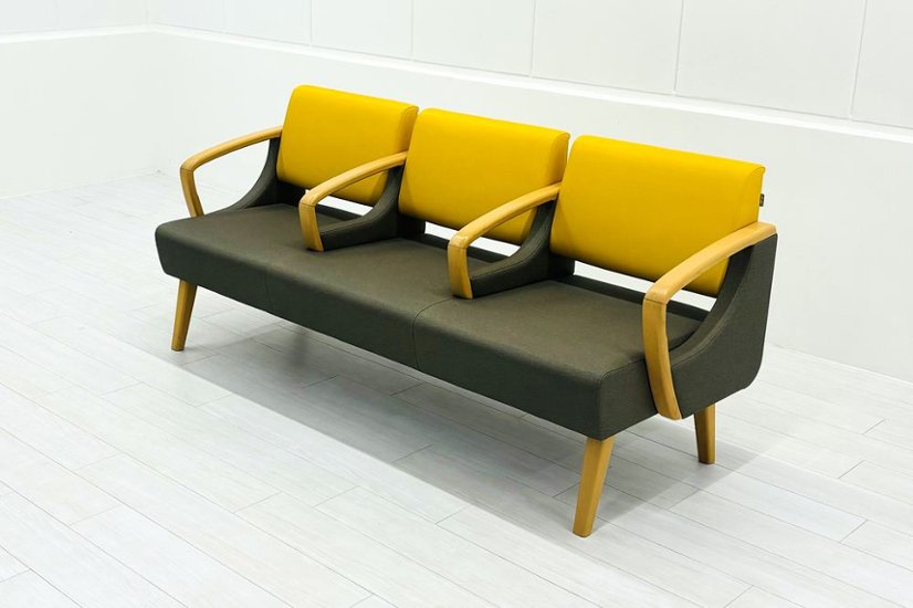 ロビーチェア オリバー oliver 中古 3人掛けチェア 医療用家具 ロビーソファ 病院椅子 病院チェア 応接椅子 中古オフィス家具 1770/620/780画像