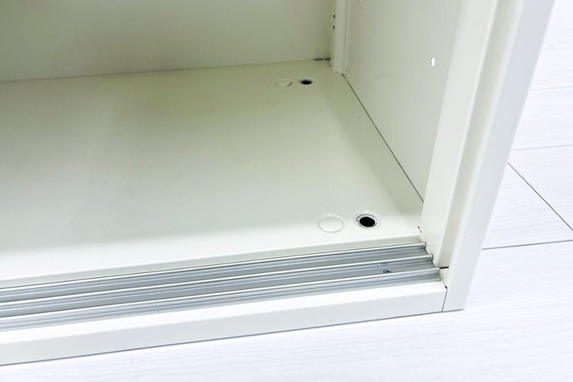 引き違い書庫 スチール スライド書庫 中古 オカムラ 中古キャビネット スチール書庫 中古オフィス家具 ホワイト 900/450/710画像
