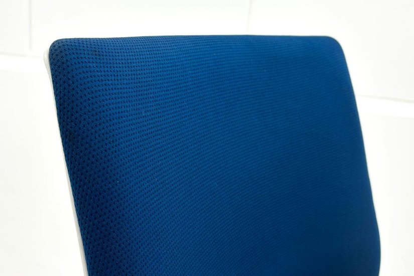 コクヨ ウィザードチェア 肘無 中古 ウィザード2 ローバック 中古オフィス家具 KOKUYO Wizard ブルー画像