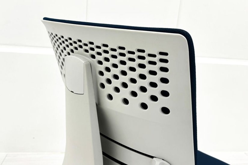 コクヨ ウィザードチェア 肘無 中古 ウィザード2 ローバック 中古オフィス家具 KOKUYO Wizard ブルー画像