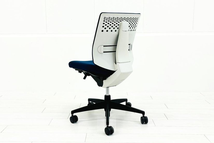 コクヨ ウィザードチェア 肘無 中古 ウィザード2 ローバック 中古オフィス家具 KOKUYO Wizard ブルー画像