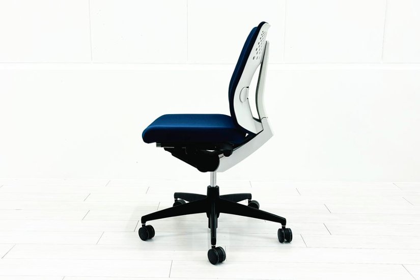 コクヨ ウィザードチェア 肘無 中古 ウィザード2 ローバック 中古オフィス家具 KOKUYO Wizard ブルー画像