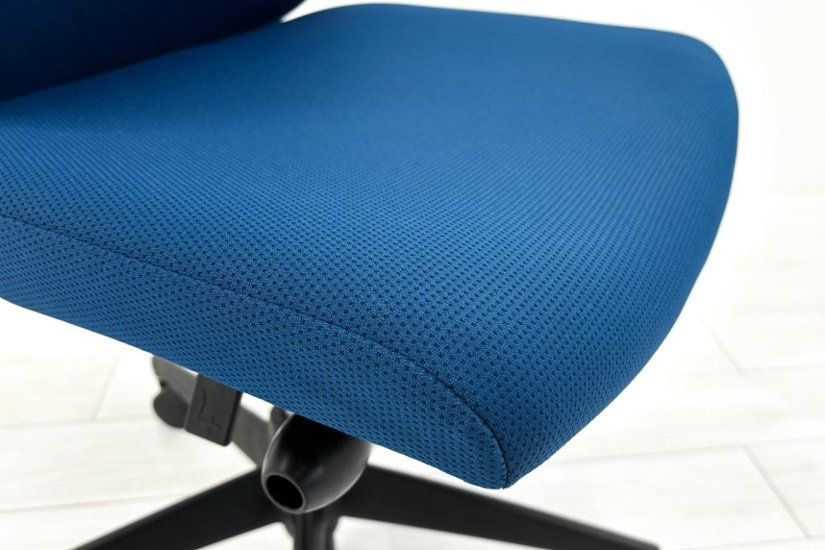 コクヨ ウィザードチェア 肘無 中古 ウィザード2 ローバック 中古オフィス家具 KOKUYO Wizard ブルー画像