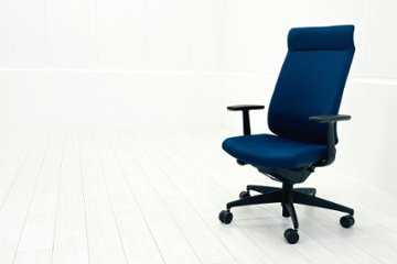 コクヨ ウィザード2 中古 2018年製 ミドルマネージメントチェア ヘッドレスト付 固定肘  中古オフィス家具 KOKUYO ターコイズブルーの画像