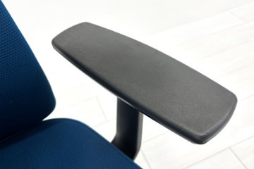 コクヨ ウィザード2 中古 2018年製 ミドルマネージメントチェア ヘッドレスト付 固定肘  中古オフィス家具 KOKUYO ターコイズブルー画像