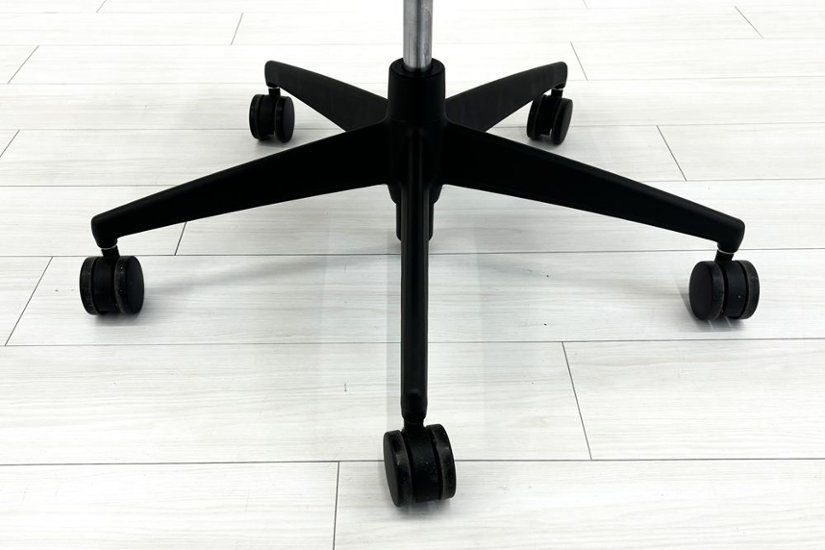 コクヨ ウィザード2 中古 2018年製 ミドルマネージメントチェア ヘッドレスト付 固定肘  中古オフィス家具 KOKUYO ターコイズブルー画像