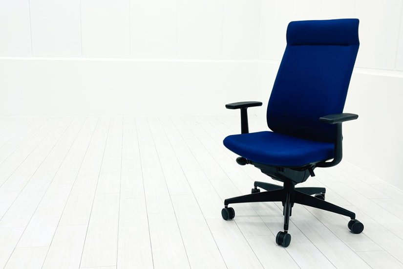 コクヨ ウィザード2 中古 ミドルマネージメントチェア ヘッドレスト付 固定肘  中古オフィス家具 KOKUYO プルシアンブルー画像