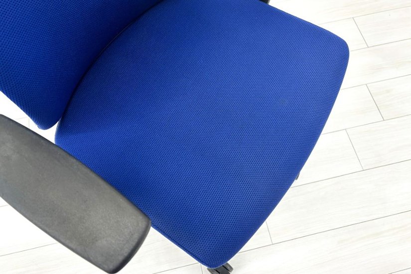 コクヨ ウィザード2 中古 ミドルマネージメントチェア ヘッドレスト付 固定肘  中古オフィス家具 KOKUYO プルシアンブルー画像