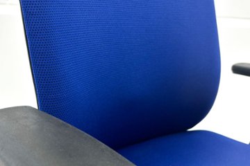 コクヨ ウィザード2 中古 ミドルマネージメントチェア ヘッドレスト付 固定肘  中古オフィス家具 KOKUYO プルシアンブルー画像