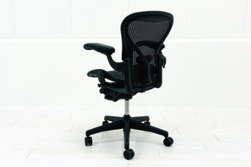 アーロンチェア Aサイズ 中古 フル装備 ポスチャーフィット ハーマンミラー Herman miller Aeron Chair 中古オフィス家具 肘レバー画像