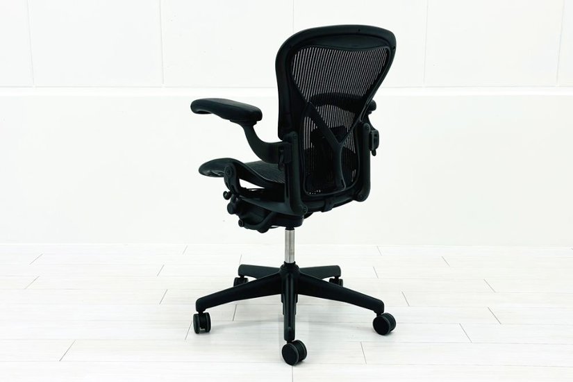 アーロンチェア Aサイズ 中古 フル装備 ポスチャーフィット ハーマンミラー Herman miller Aeron Chair 中古オフィス家具 肘レバー画像