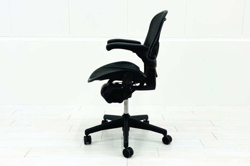 アーロンチェア Aサイズ 中古 フル装備 ポスチャーフィット ハーマンミラー Herman miller Aeron Chair 中古オフィス家具 肘レバー画像