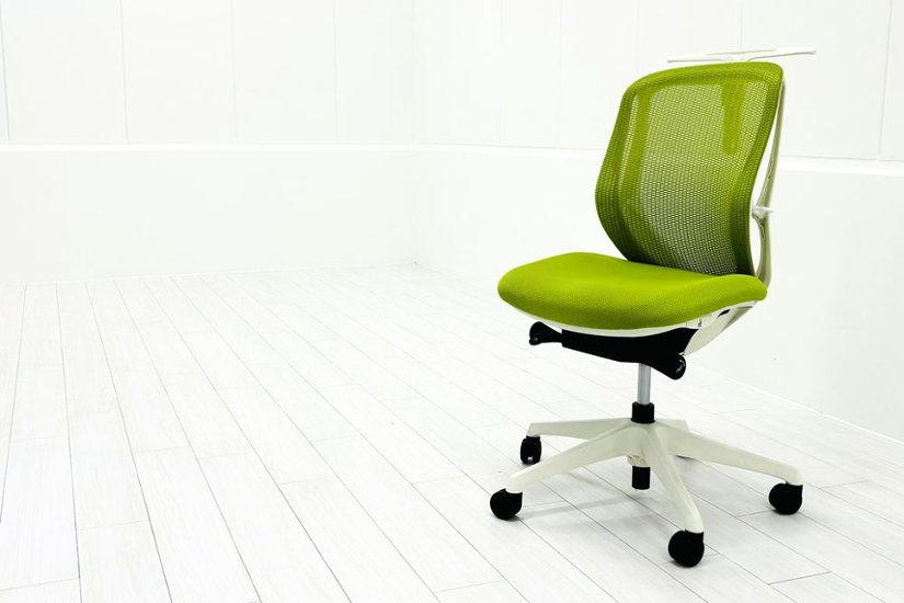 中古オフィスチェア オカムラ シルフィーチェア 中古 2017年製 ローバック 肘無 Sylphy メッシュ 中古オフィス家具 ライムグリーン画像