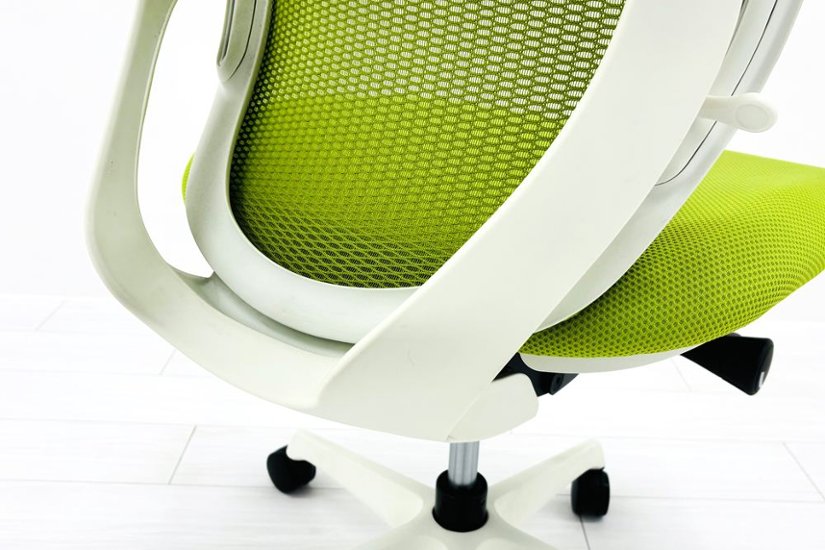 中古オフィスチェア オカムラ シルフィーチェア 中古 2017年製 ローバック 肘無 Sylphy メッシュ 中古オフィス家具 ライムグリーン画像