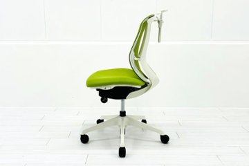 中古オフィスチェア オカムラ シルフィーチェア 中古 2017年製 ローバック 肘無 Sylphy メッシュ 中古オフィス家具 ライムグリーン画像