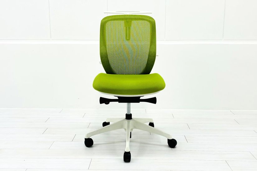 中古オフィスチェア オカムラ シルフィーチェア 中古 2017年製 ローバック 肘無 Sylphy メッシュ 中古オフィス家具 ライムグリーン画像