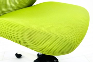 中古オフィスチェア オカムラ シルフィーチェア 中古 2017年製 ローバック 肘無 Sylphy メッシュ 中古オフィス家具 ライムグリーン画像