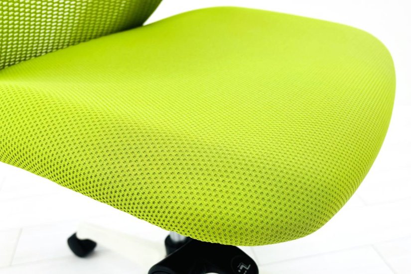 中古オフィスチェア オカムラ シルフィーチェア 中古 2017年製 ローバック 肘無 Sylphy メッシュ 中古オフィス家具 ライムグリーン画像