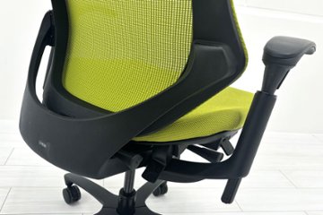 イトーキ エフチェア 中古 2016年製 クッション 可動肘 事務椅子 ITOKI 中古オフィス家具 モスグリーン画像