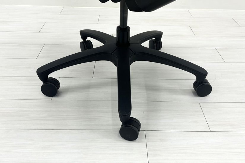 イトーキ エフチェア 中古 2016年製 クッション 可動肘 事務椅子 ITOKI 中古オフィス家具 モスグリーン画像