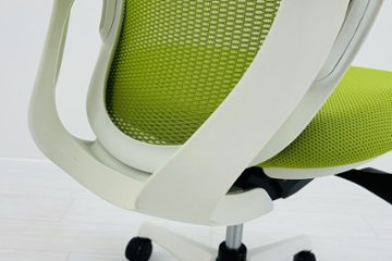 中古オフィスチェア オカムラ シルフィーチェア 中古 2015年製 ローバック 肘無 Sylphy メッシュ 中古オフィス家具 ライムグリーン画像
